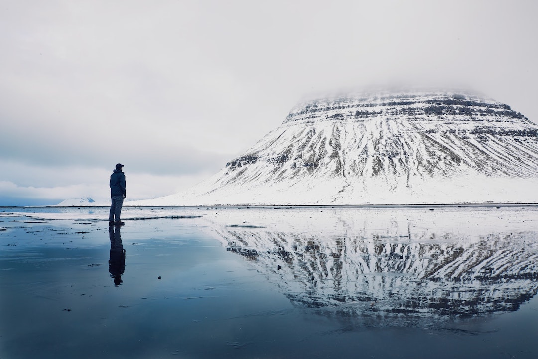 iceland-landon-arnold-MgWEUyCU0rs-unsplash