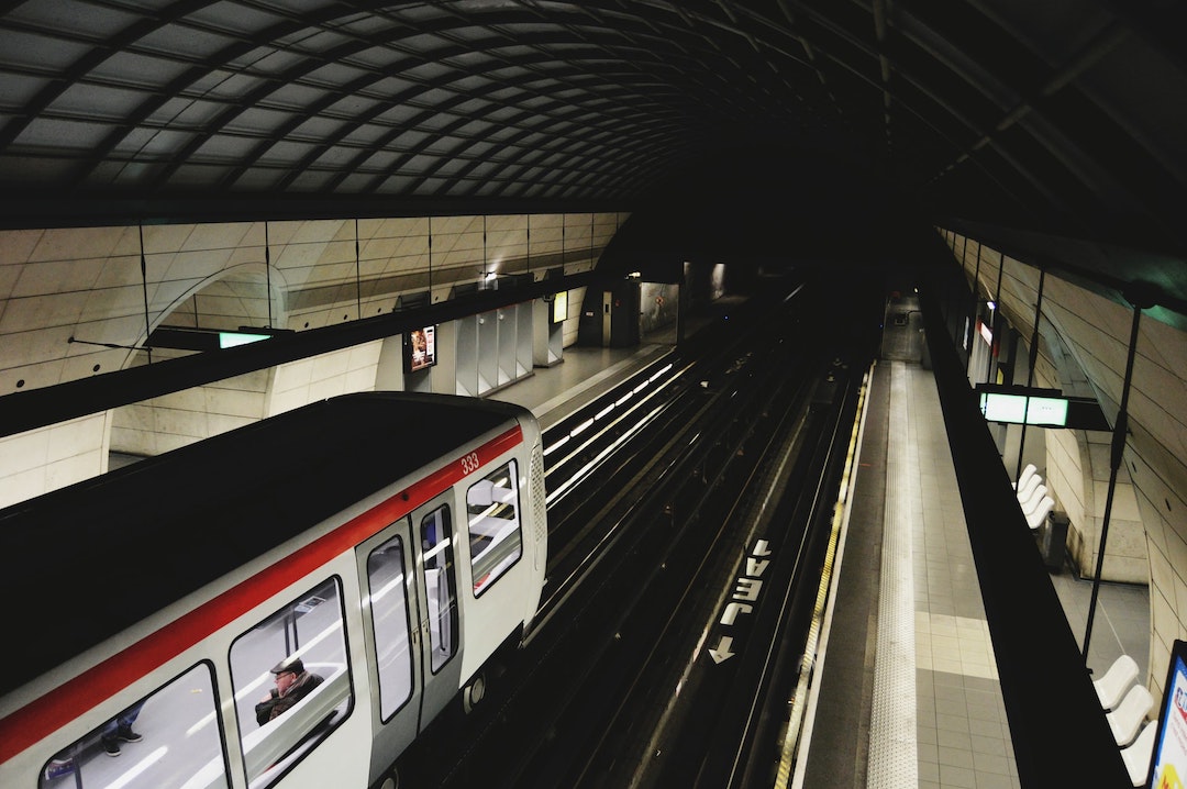 train-rail-lucas-gallone-C_wAF4c9cfE-unsplash