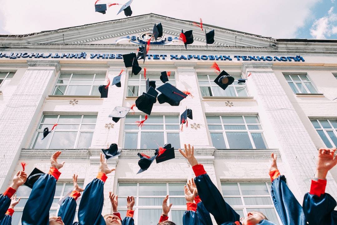 graduates-university-vasily-koloda-8CqDvPuo_kI-unsplash