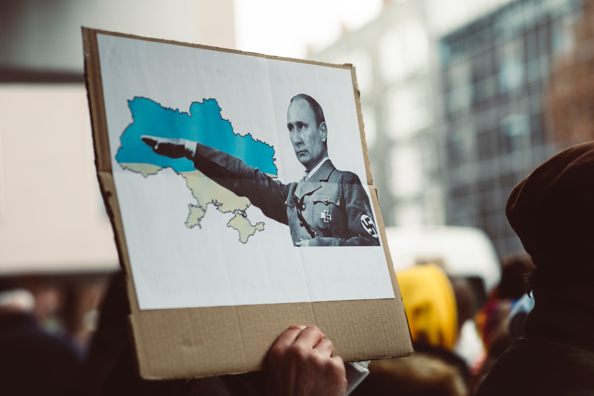 putin-hitler-markus-spiske-MXX1-_jNOu4-unsplash