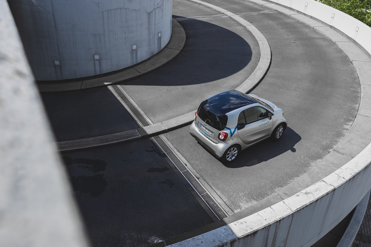 smart-fortwo-ev-share-now-S6q25Py7fyE-unsplash